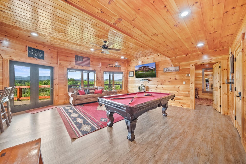 Sevierville, Tennessee, 37876, United States, 4 Bedrooms Bedrooms, ,6 BathroomsBathrooms,Residential,For Sale,1976346