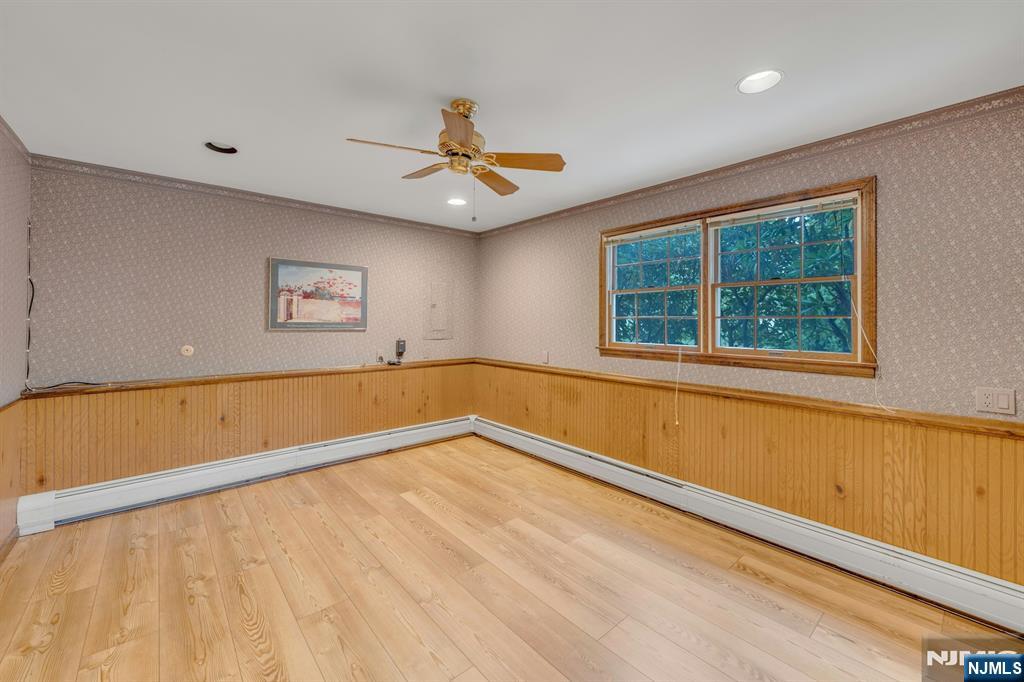 Montvale, New Jersey, 07645, United States, 6 Bedrooms Bedrooms, ,4 BathroomsBathrooms,Residential,For Sale,1950973