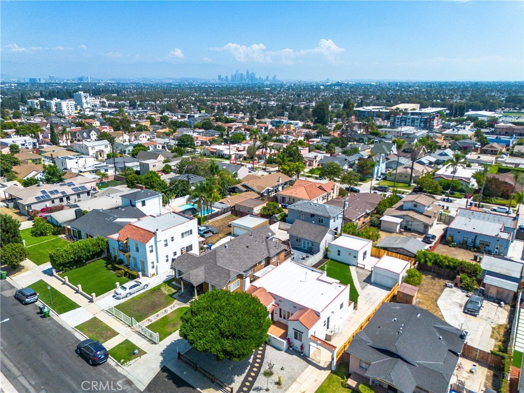 Los Angeles, California, 90043, United States, 3 Bedrooms Bedrooms, ,2 BathroomsBathrooms,Residential,For Sale,1933767