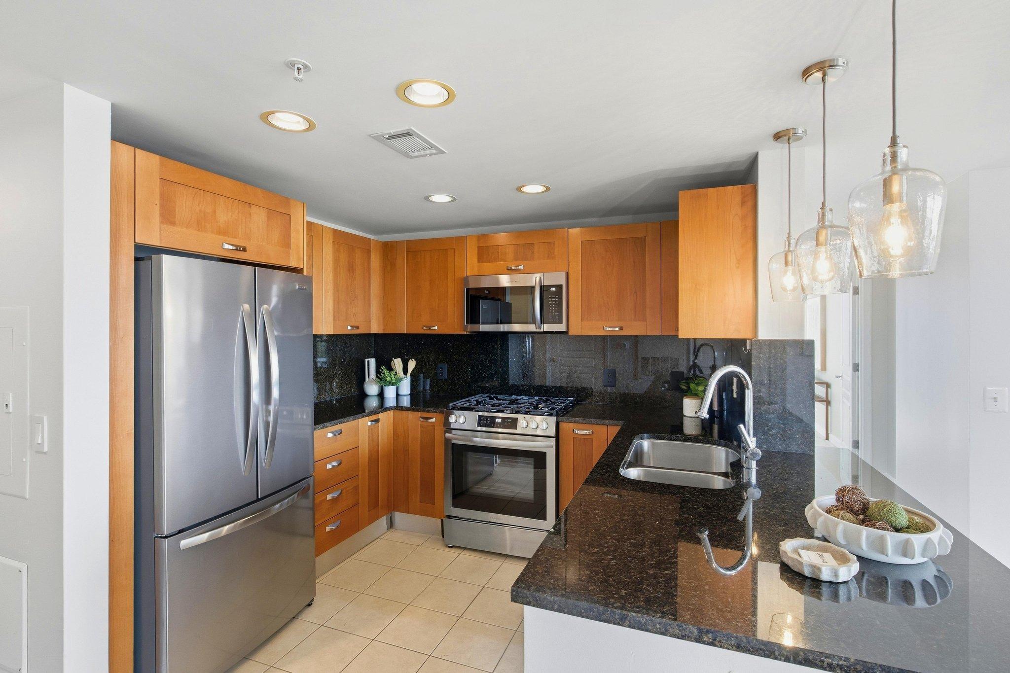  2451 Midtown Avenue, Alexandria, VA, 22303 - 物件實景