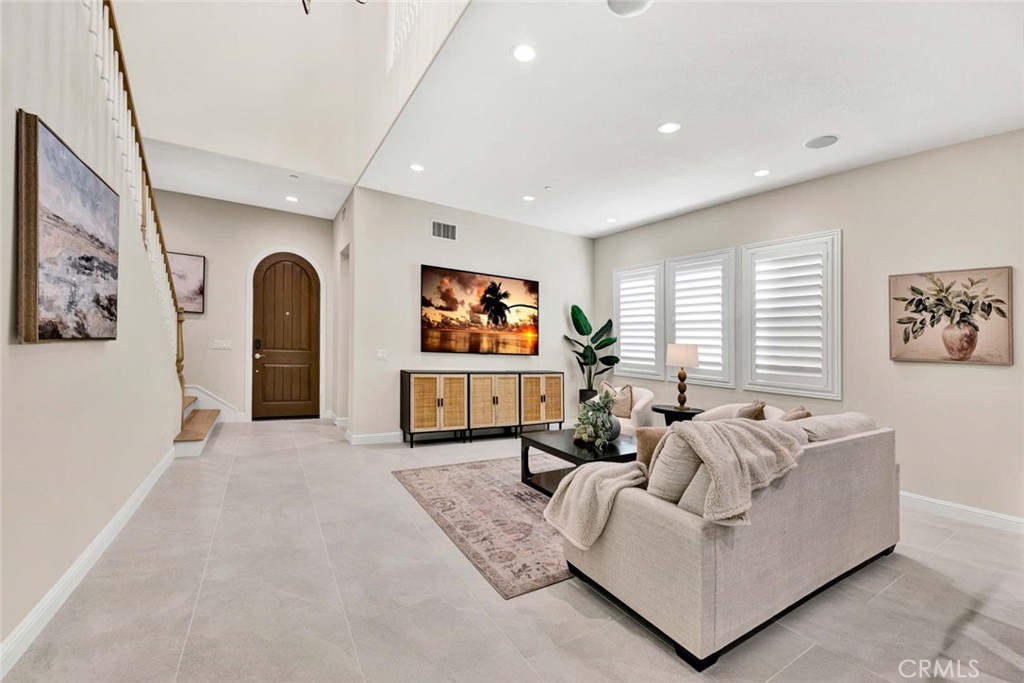 Lake Forest, California, 92630, United States, 4 Bedrooms Bedrooms, ,5 BathroomsBathrooms,Residential,For Sale,1988147