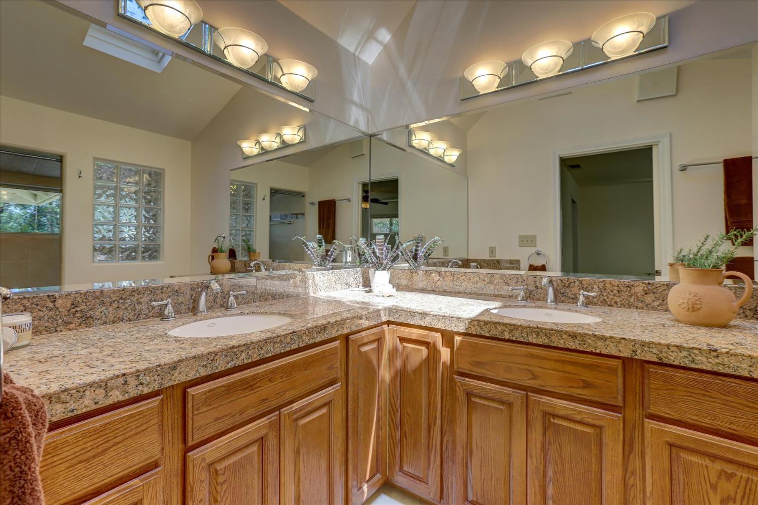 Grass Valley, California, 95949, United States, 3 Bedrooms Bedrooms, ,3 BathroomsBathrooms,Residential,For Sale,1856649