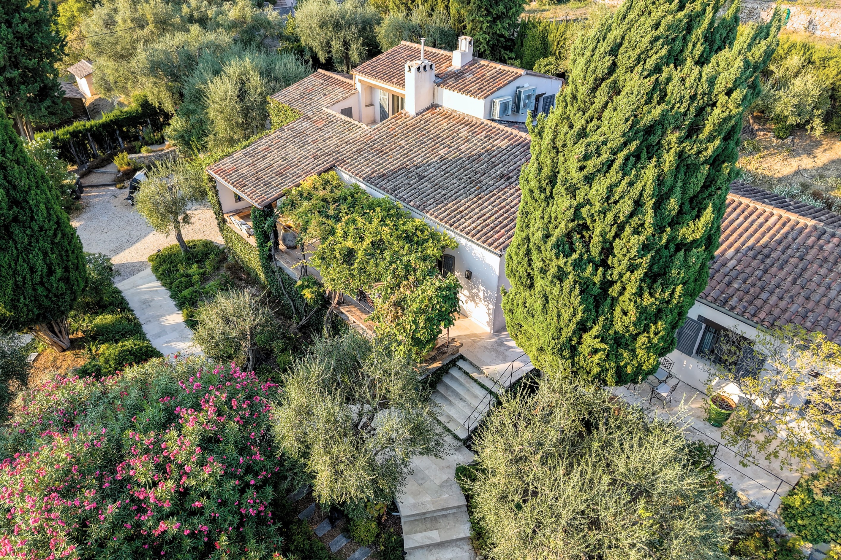  Near Valbonne: renovated Provençal villa with pool and open views in Plascassier - 物件實景