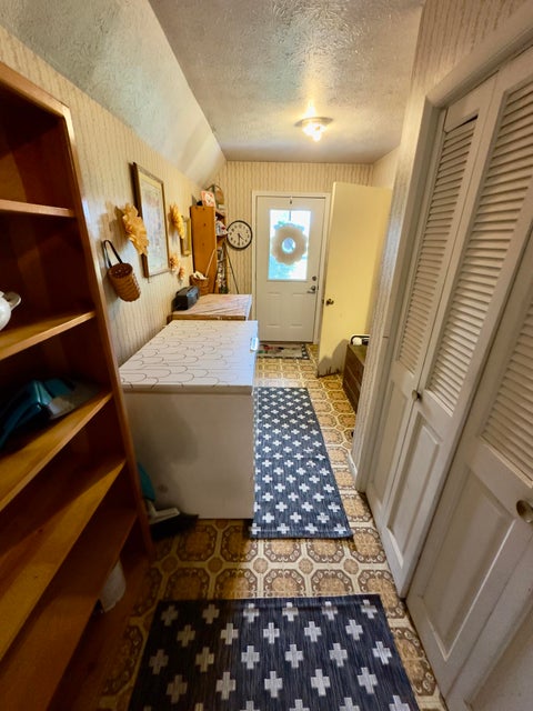 Albany, Kentucky, 42602, United States, 4 Bedrooms Bedrooms, ,2 BathroomsBathrooms,Residential,For Sale,1905722