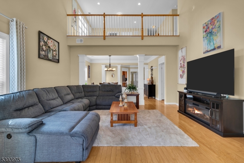 Franklin Twp., New Jersey, 08873, United States, 3 Bedrooms Bedrooms, ,3 BathroomsBathrooms,Residential,For Sale,1991014