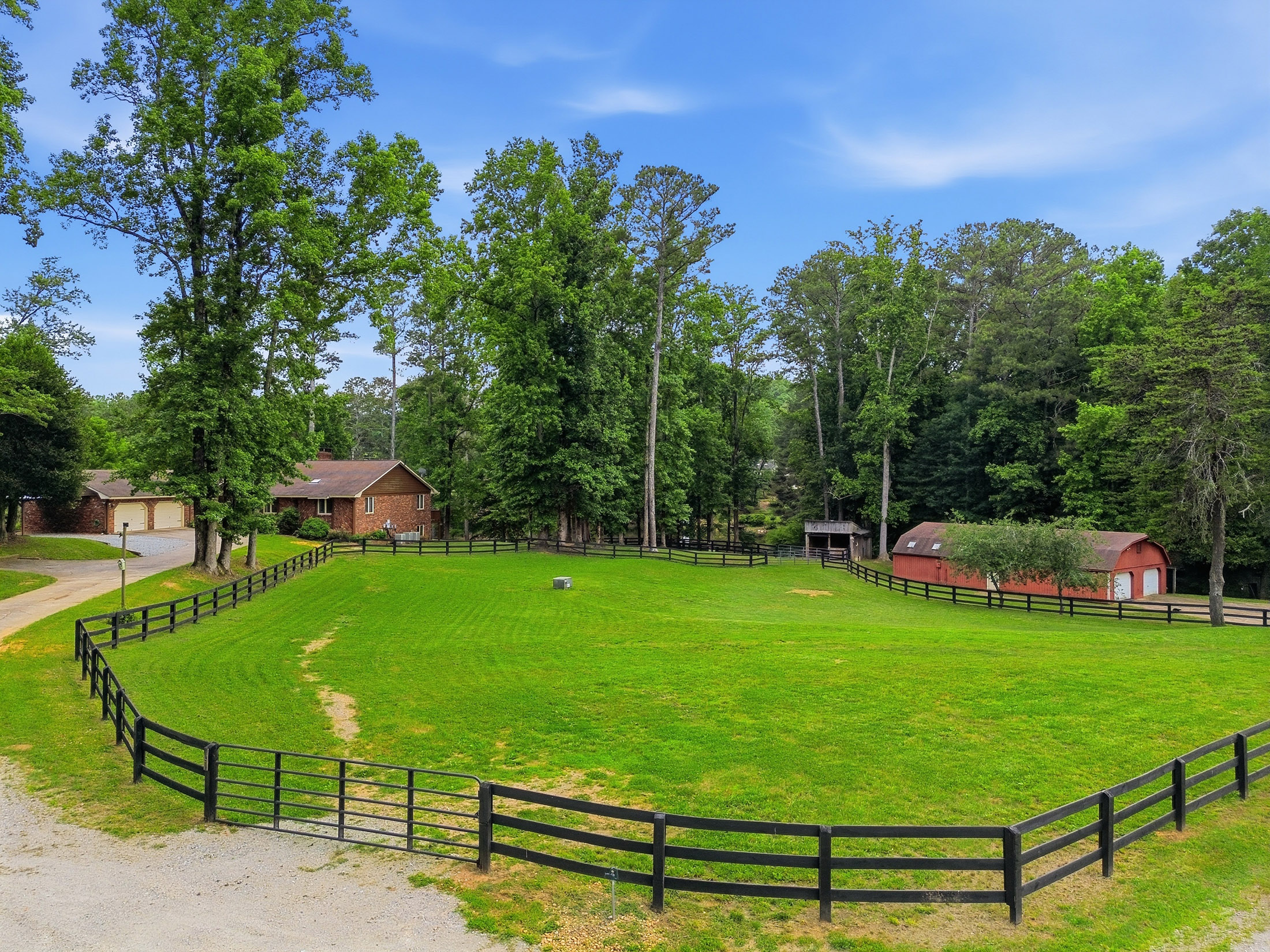  Exceptional Brick Ranch on 5+/- Picturesque Acres - 物件實景