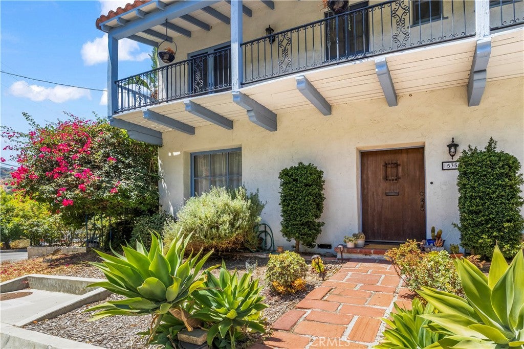 Glendale, California, 91206, United States, 2 Bedrooms Bedrooms, ,2 BathroomsBathrooms,Residential,For Sale,1914154