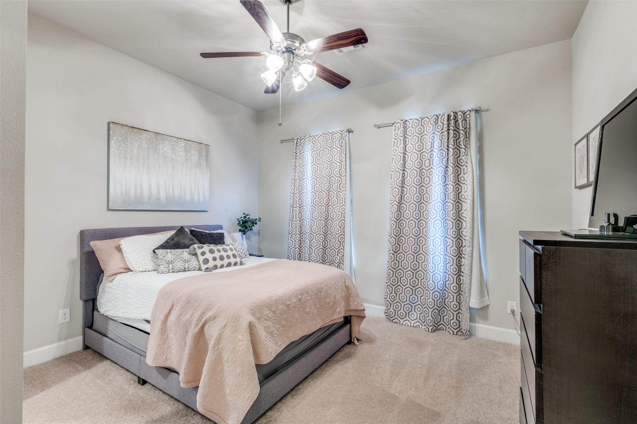 Arlington, Texas, 76005, United States, 4 Bedrooms Bedrooms, ,4 BathroomsBathrooms,Residential,For Sale,1857348