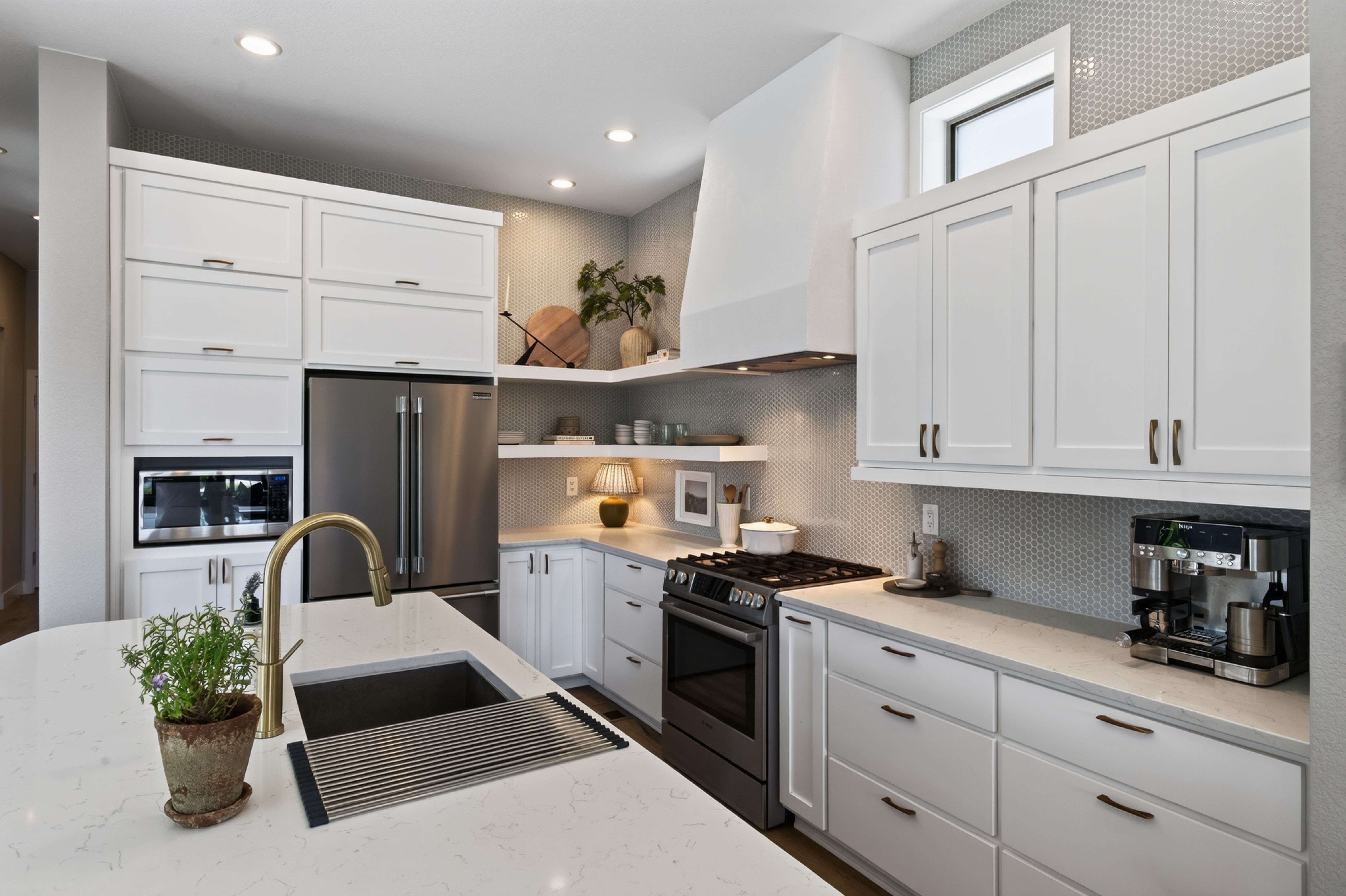  Welcome to Sterling Ranch Modern Open Home with Island Kitchen & Trail Access - 物件實景