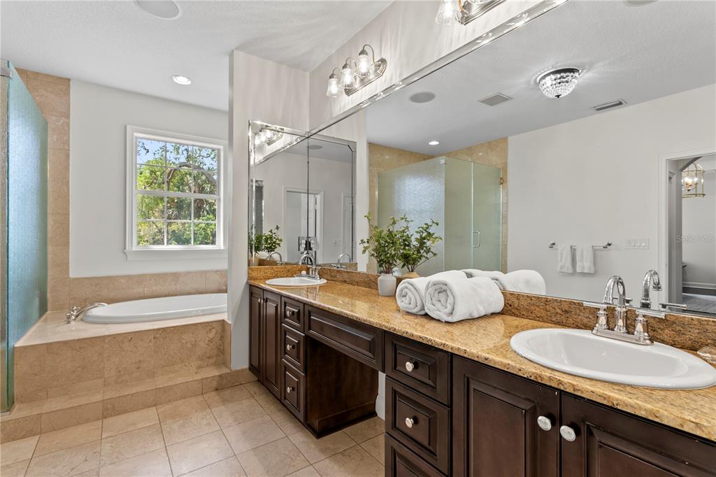 Tampa, Florida, 33629, United States, 4 Bedrooms Bedrooms, ,4 BathroomsBathrooms,Residential,For Sale,1885356