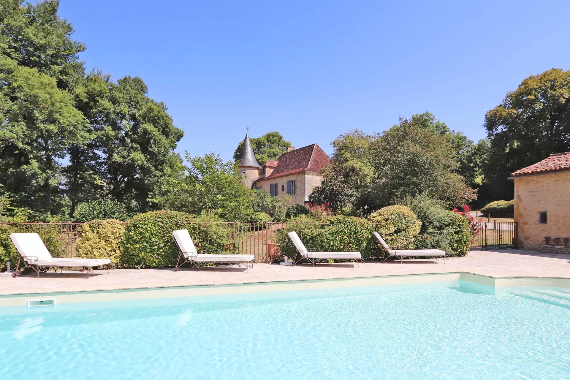 Bergerac, New Aquitaine, 24100, FR, 7 Bedrooms Bedrooms, ,4 BathroomsBathrooms,Residential,For Sale,1995798