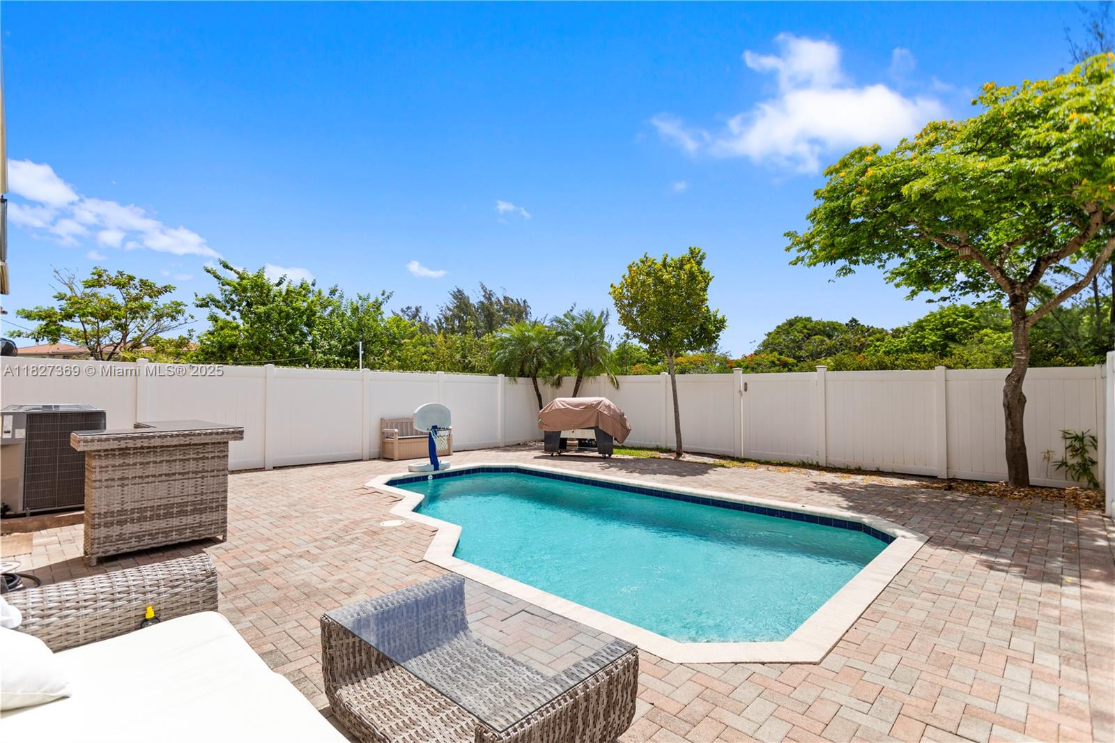 Miami, Florida, 33179, United States, 3 Bedrooms Bedrooms, ,3 BathroomsBathrooms,Residential,For Sale,1868662