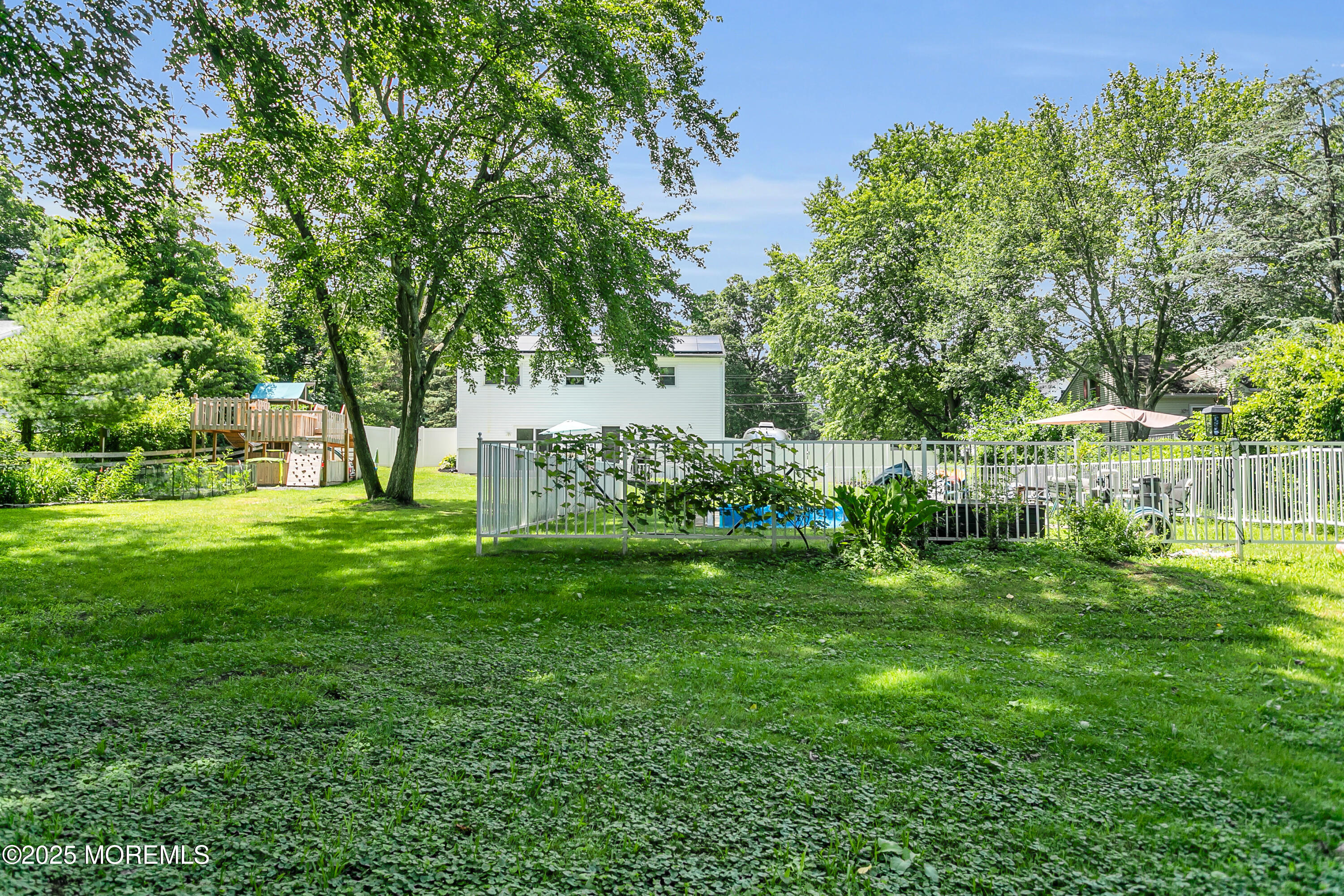 Atlantic Highlands, New Jersey, 07716, United States, 3 Bedrooms Bedrooms, ,2 BathroomsBathrooms,Residential,For Sale,1921380