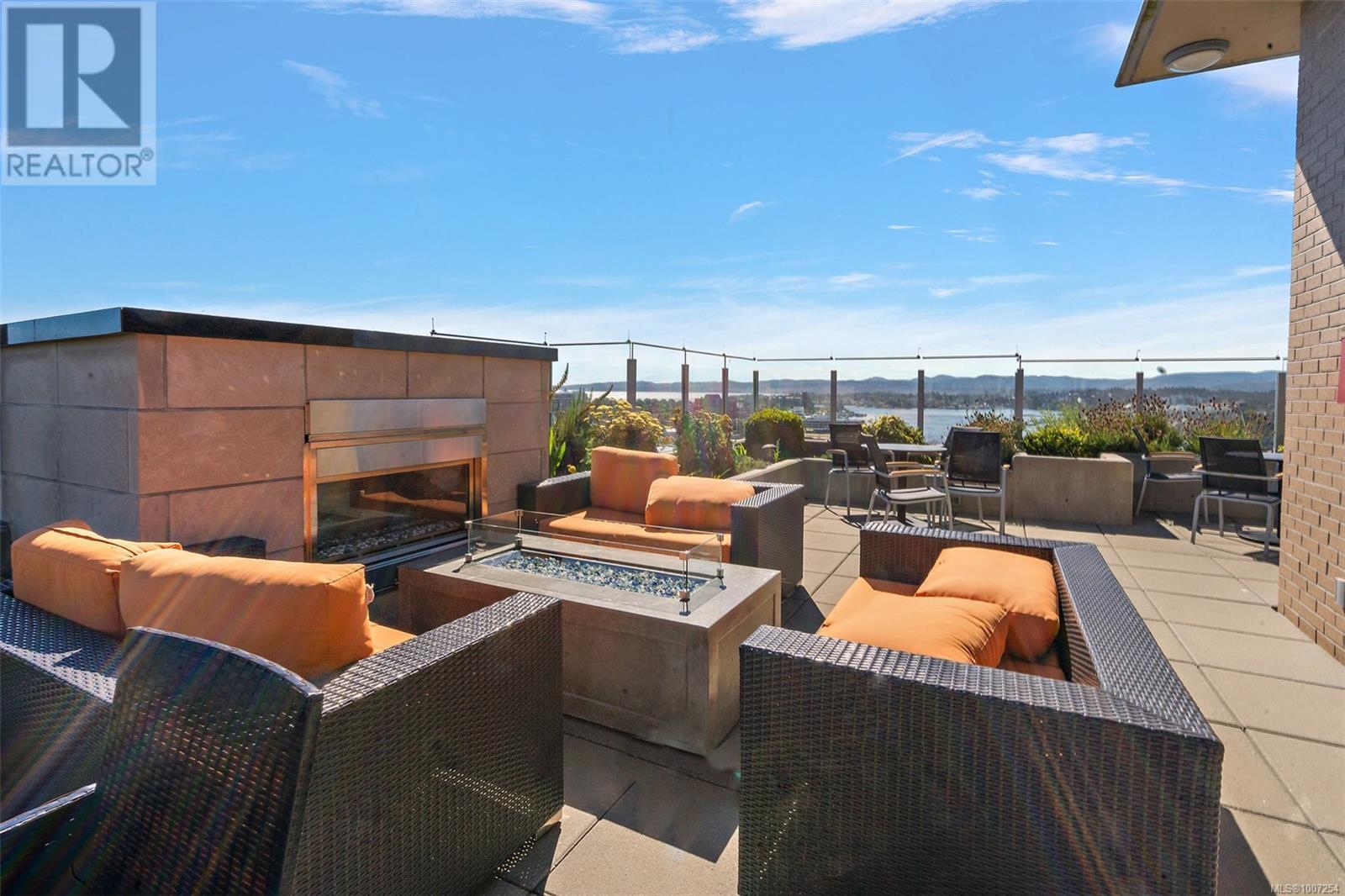 VICTORIA, British Columbia, V8W 1C7, CA, 1 Bedroom Bedrooms, ,1 BathroomBathrooms,Residential,For Sale,1895937