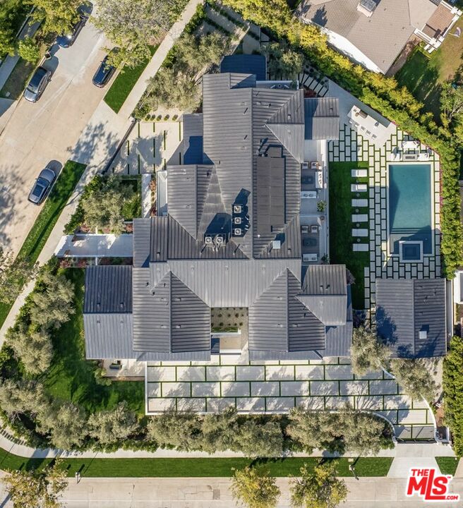 Los Angeles, California, 90024, United States, 8 Bedrooms Bedrooms, ,9 BathroomsBathrooms,Residential,For Sale,1907204