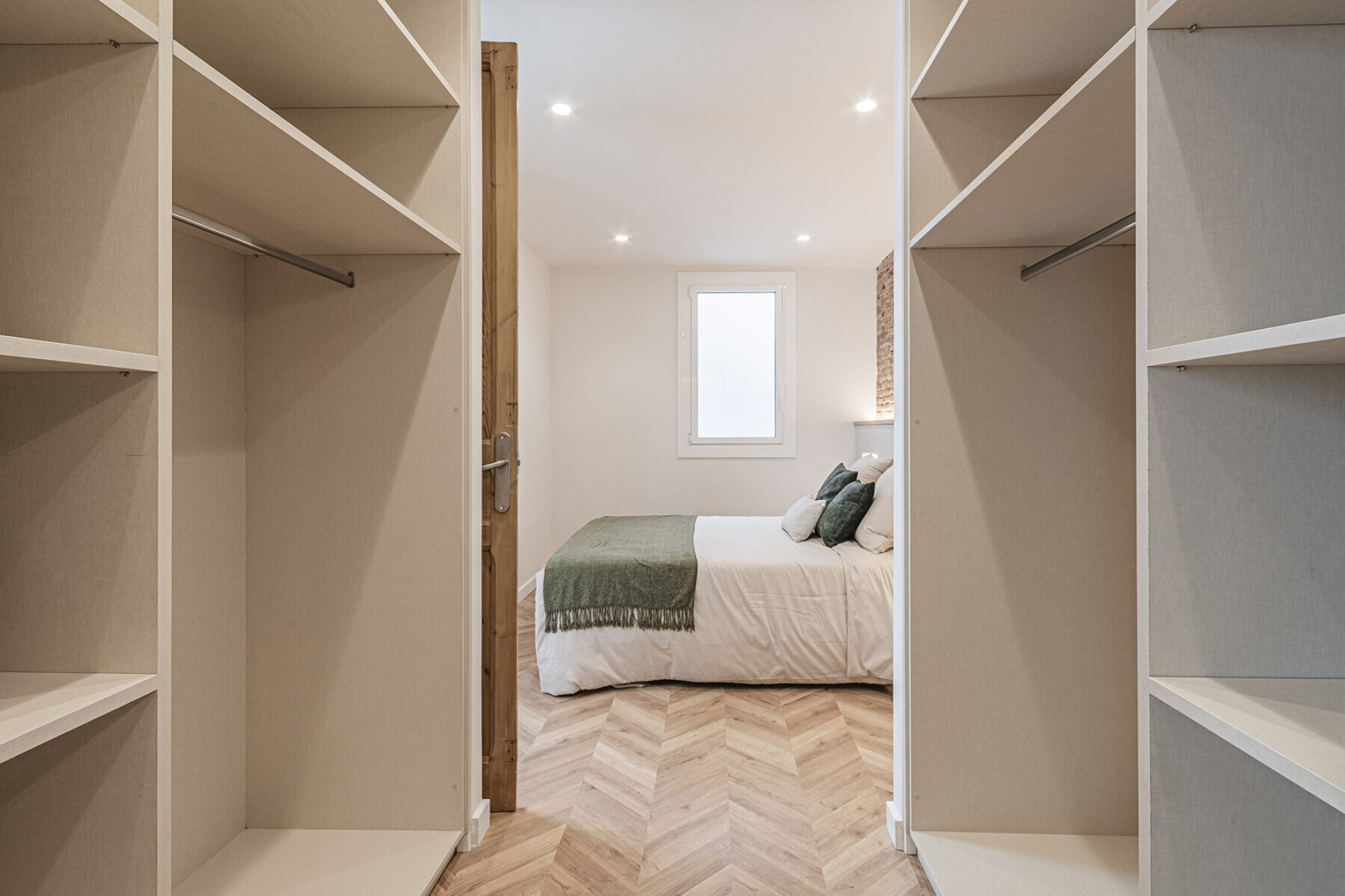  Exclusive brand new property in Girona pedestrian street in Quadrat d