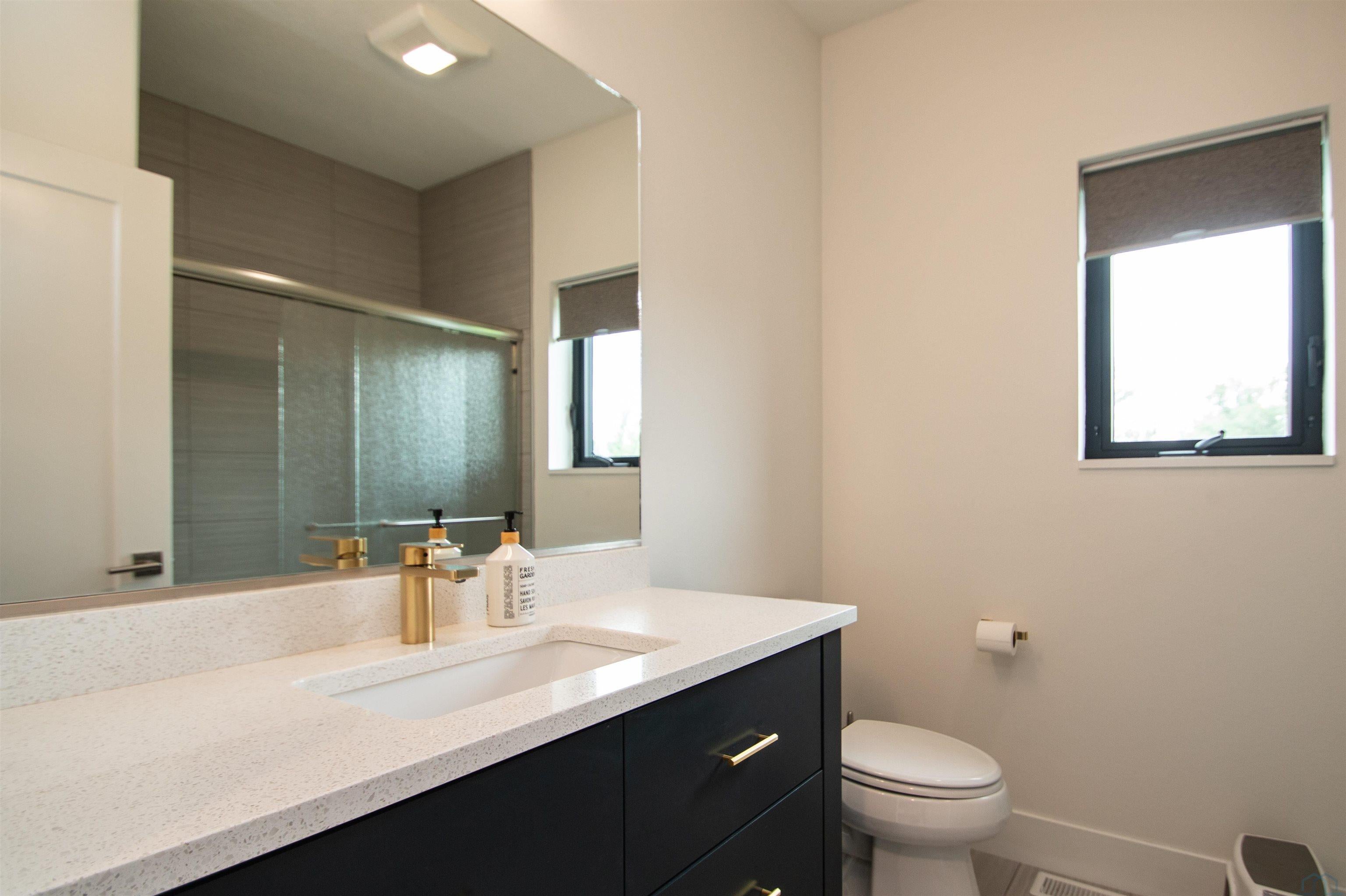 Jefferson, South Dakota, 57038, United States, 6 Bedrooms Bedrooms, ,3 BathroomsBathrooms,Residential,For Sale,1978978