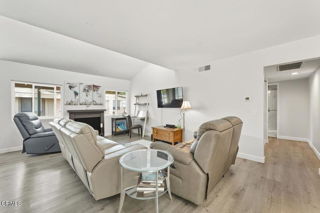 Ventura, California, 93003, United States, 2 Bedrooms Bedrooms, ,1 BathroomBathrooms,Residential,For Sale,1957237