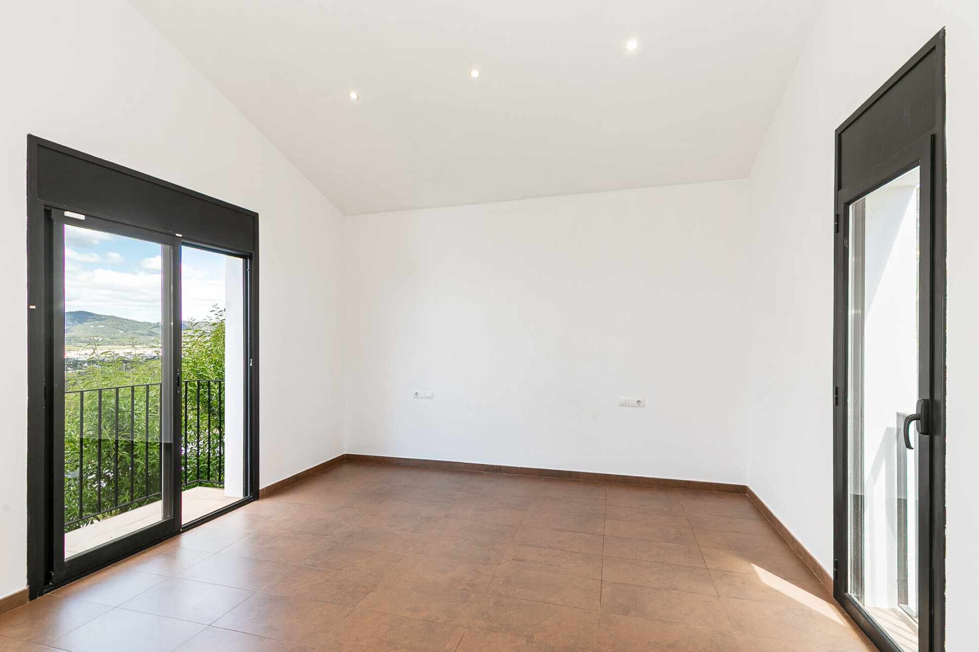  Detached villa with panoramic views and tourist license in Vallpineda - 物件實景