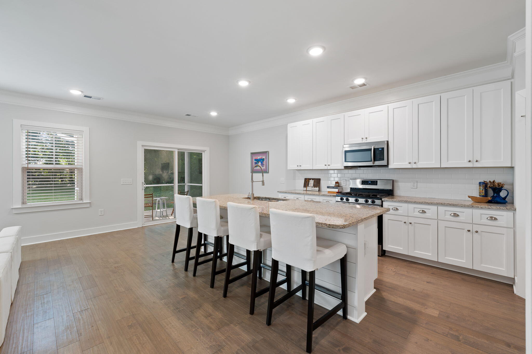 Charleston, South Carolina, 29407, United States, 4 Bedrooms Bedrooms, ,3 BathroomsBathrooms,Residential,For Sale,1866591