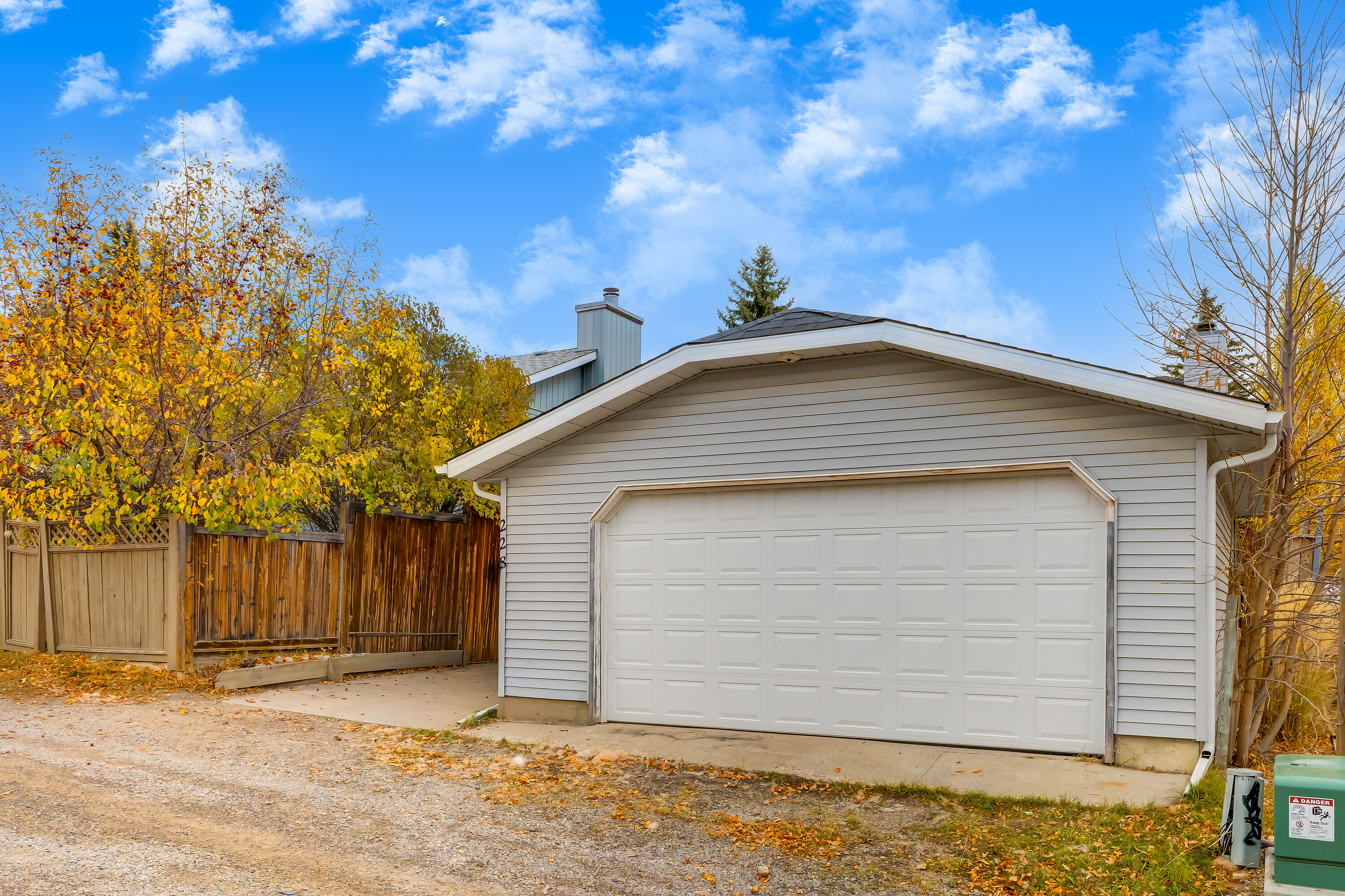  228 Deer Ridge Place SE - 物件實景