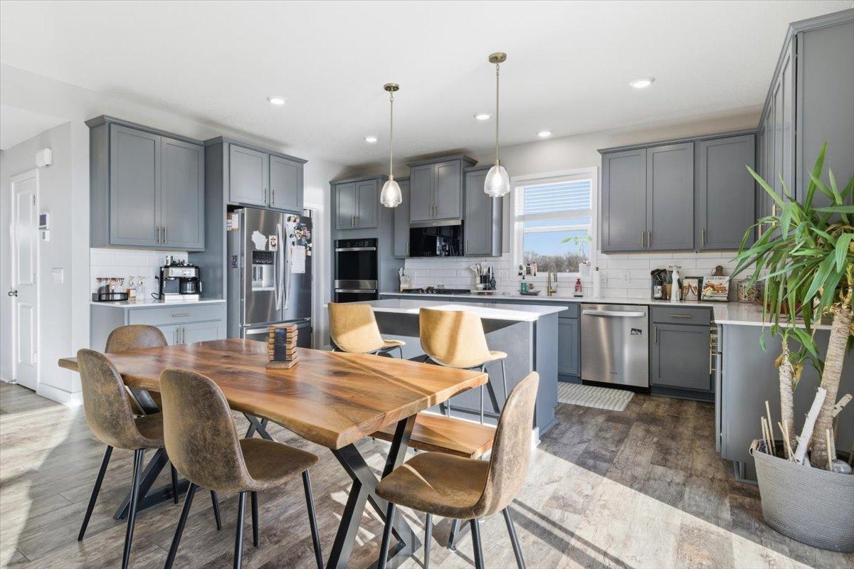 Prior Lake, Minnesota, 55352, United States, 5 Bedrooms Bedrooms, ,2 BathroomsBathrooms,Residential,For Sale,2000604