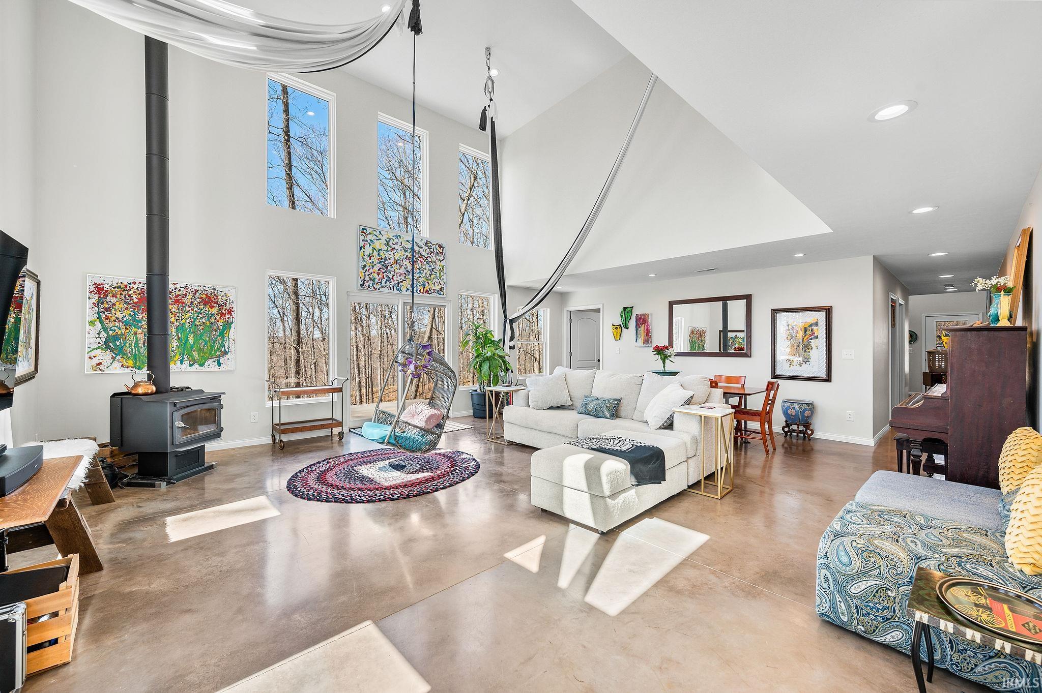 Bloomington, Indiana, 47401, United States, 3 Bedrooms Bedrooms, ,3 BathroomsBathrooms,Residential,For Sale,1936986