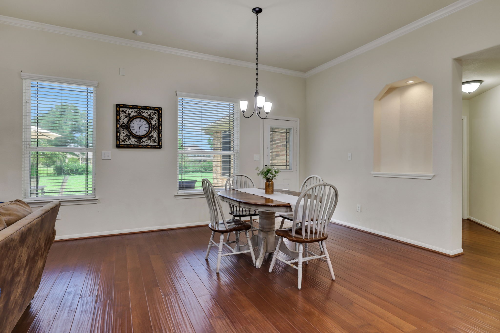 Mont Belvieu, Texas, 77523, United States, 5 Bedrooms Bedrooms, ,4 BathroomsBathrooms,Residential,For Sale,1906104
