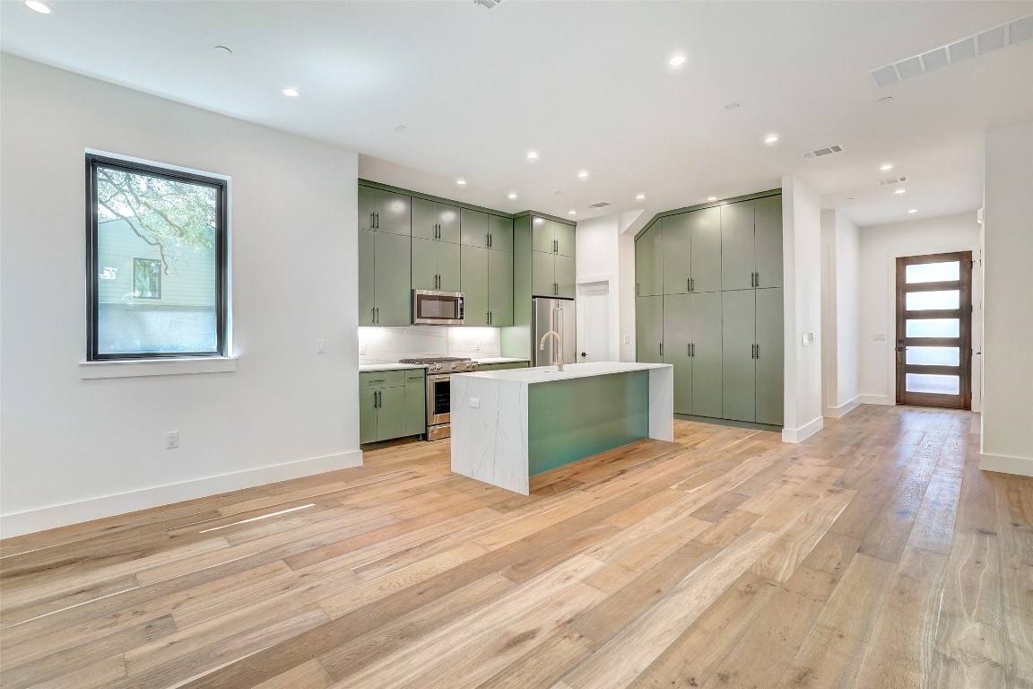 Austin, Texas, 78704, United States, 2 Bedrooms Bedrooms, ,3 BathroomsBathrooms,Residential,For Sale,1848594