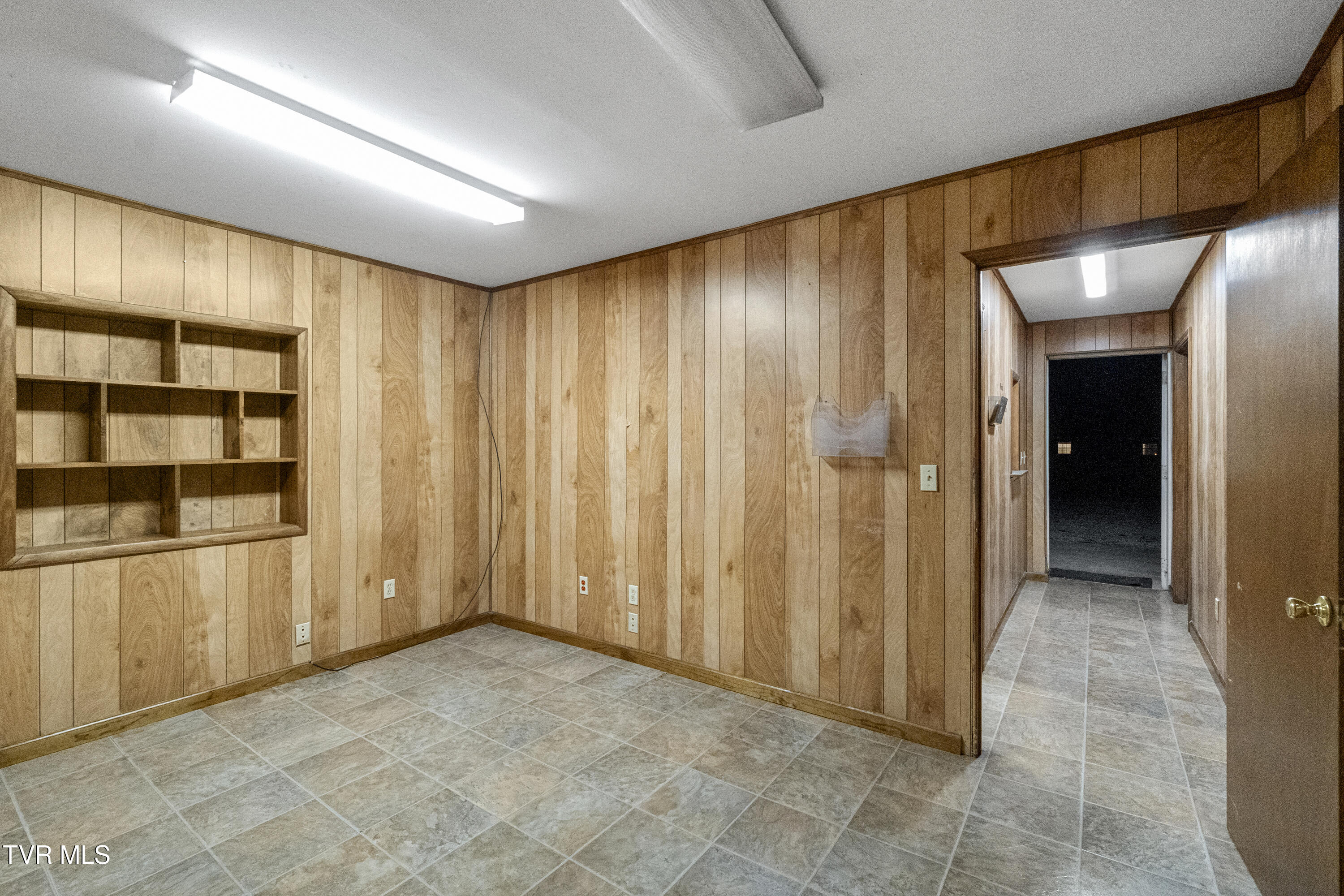 Greeneville, Tennessee, 37743, United States, 3 Bedrooms Bedrooms, ,2 BathroomsBathrooms,Residential,For Sale,1990242