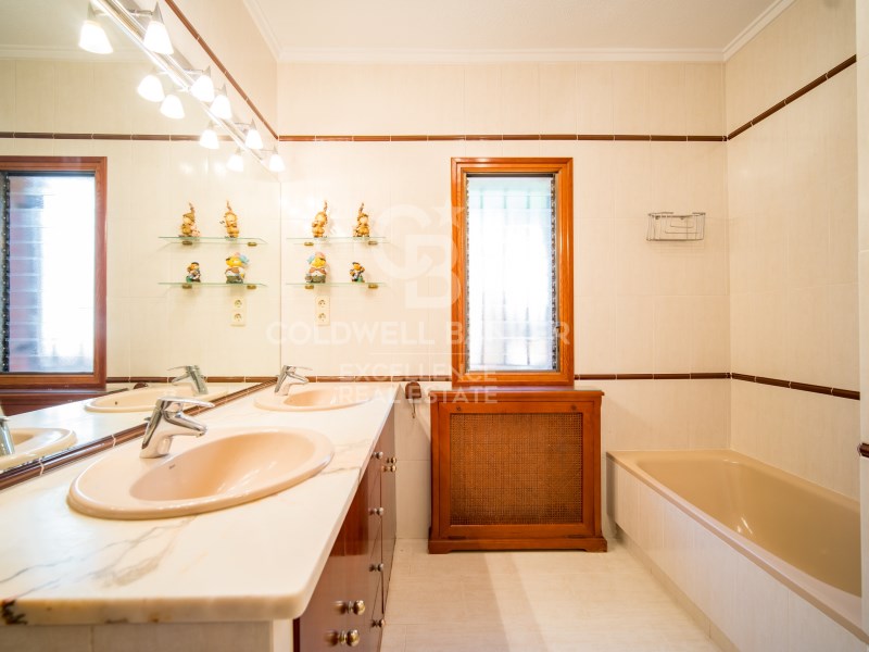 Chiva, Comunidad Valenciana, ES, 6 Bedrooms Bedrooms, ,7 BathroomsBathrooms,Residential,For Sale,1817854