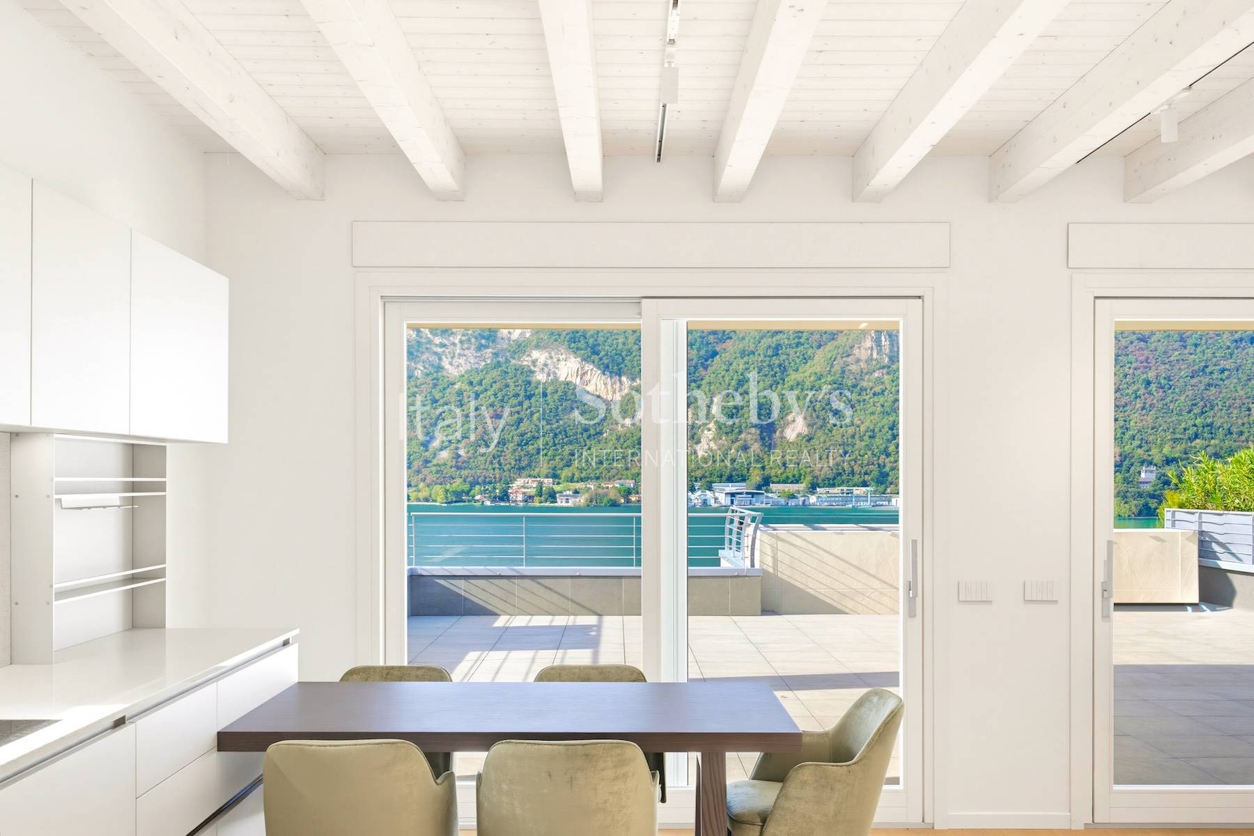  Stunning Penthouse with Pool and Lake Iseo Views - 物件實景
