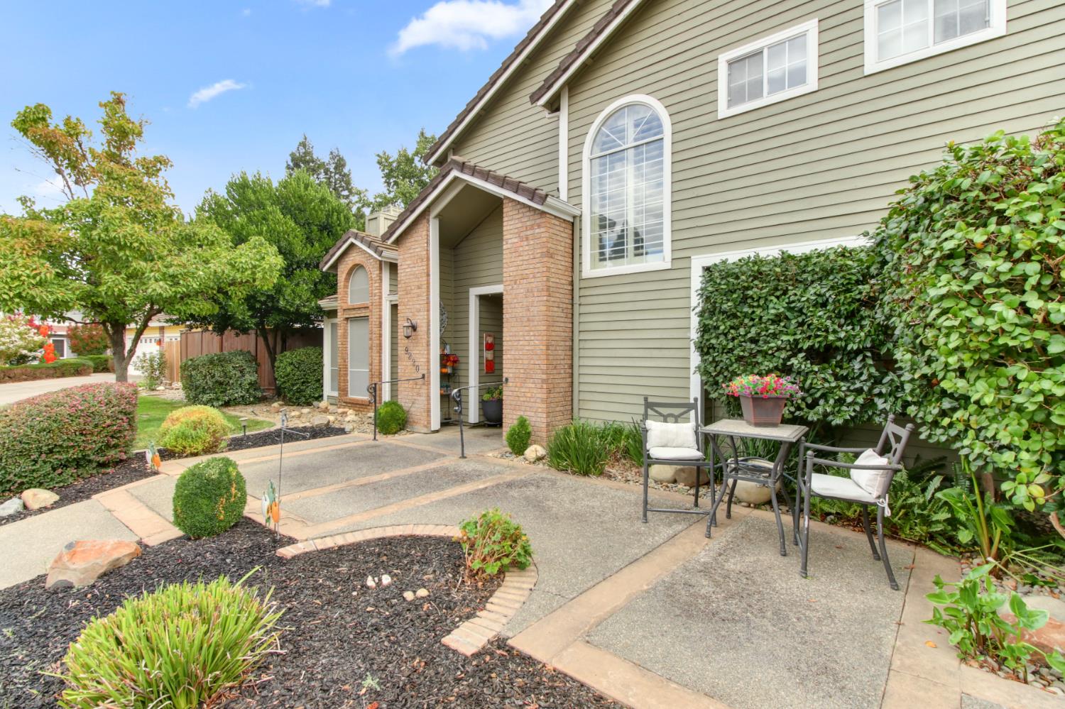 Elk Grove, California, 95624, United States, 4 Bedrooms Bedrooms, ,4 BathroomsBathrooms,Residential,For Sale,1987629