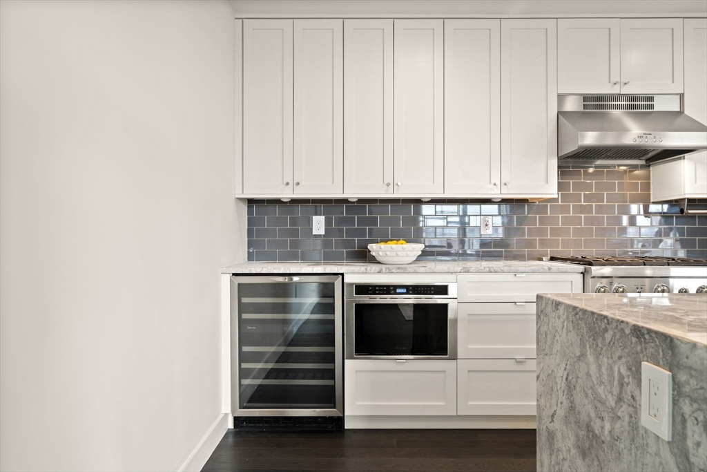 Boston, Massachusetts, 02127, United States, 2 Bedrooms Bedrooms, ,2 BathroomsBathrooms,Residential,For Sale,1999674