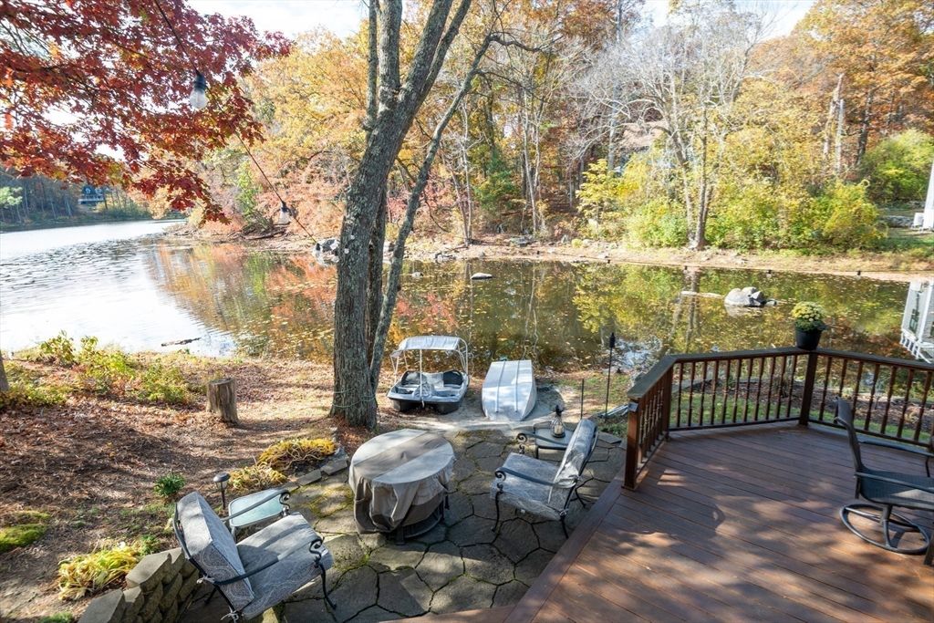 Middleton, Massachusetts, 01949, United States, 3 Bedrooms Bedrooms, ,1 BathroomBathrooms,Residential,For Sale,1982114