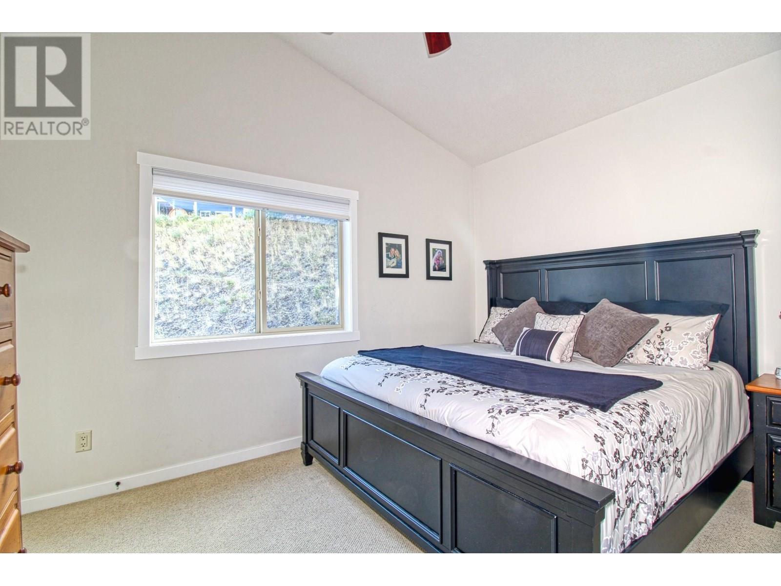 KELOWNA, British Columbia, V1Z 3R8, CA, 3 Bedrooms Bedrooms, ,2 BathroomsBathrooms,Residential,For Sale,1951529