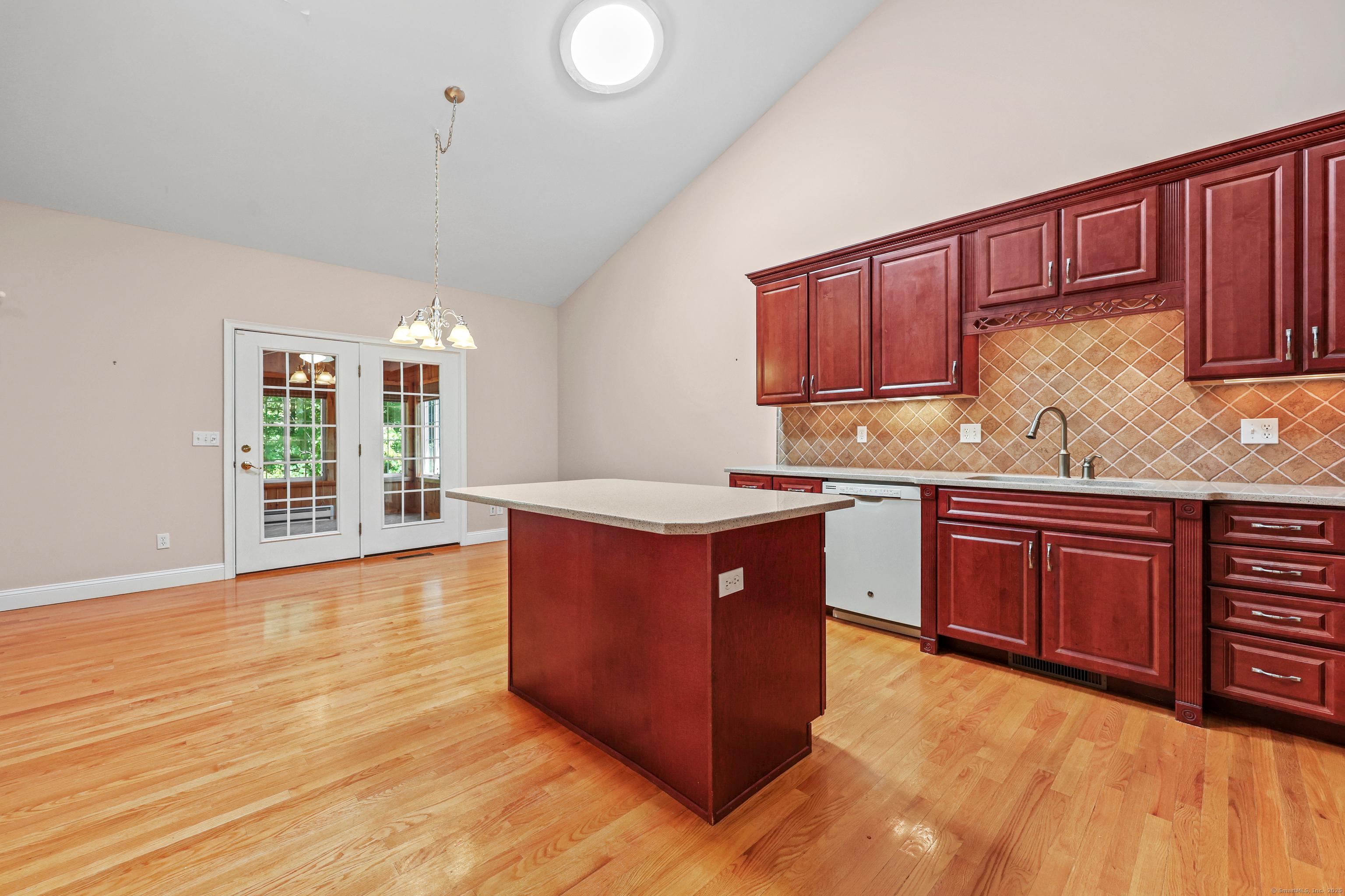 Colchester, Connecticut, 06415, United States, 2 Bedrooms Bedrooms, ,3 BathroomsBathrooms,Residential,For Sale,1943556