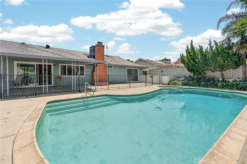 Redlands, California, 92373, United States, 4 Bedrooms Bedrooms, ,2 BathroomsBathrooms,Residential,For Sale,2048890