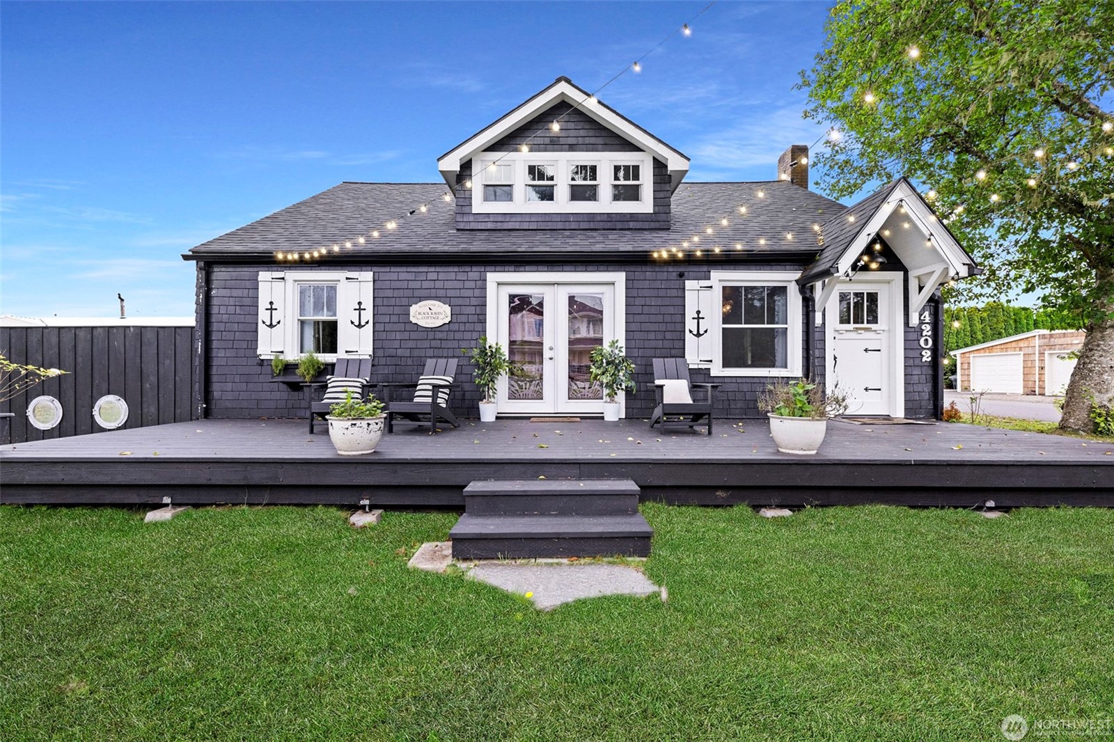 Seaview, Washington, 98641, United States, 2 Bedrooms Bedrooms, ,1 BathroomBathrooms,Residential,For Sale,1982680