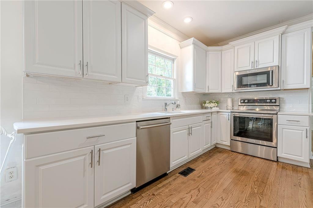 Cumming, Georgia, 30041, United States, 5 Bedrooms Bedrooms, ,5 BathroomsBathrooms,Residential,For Sale,1919838