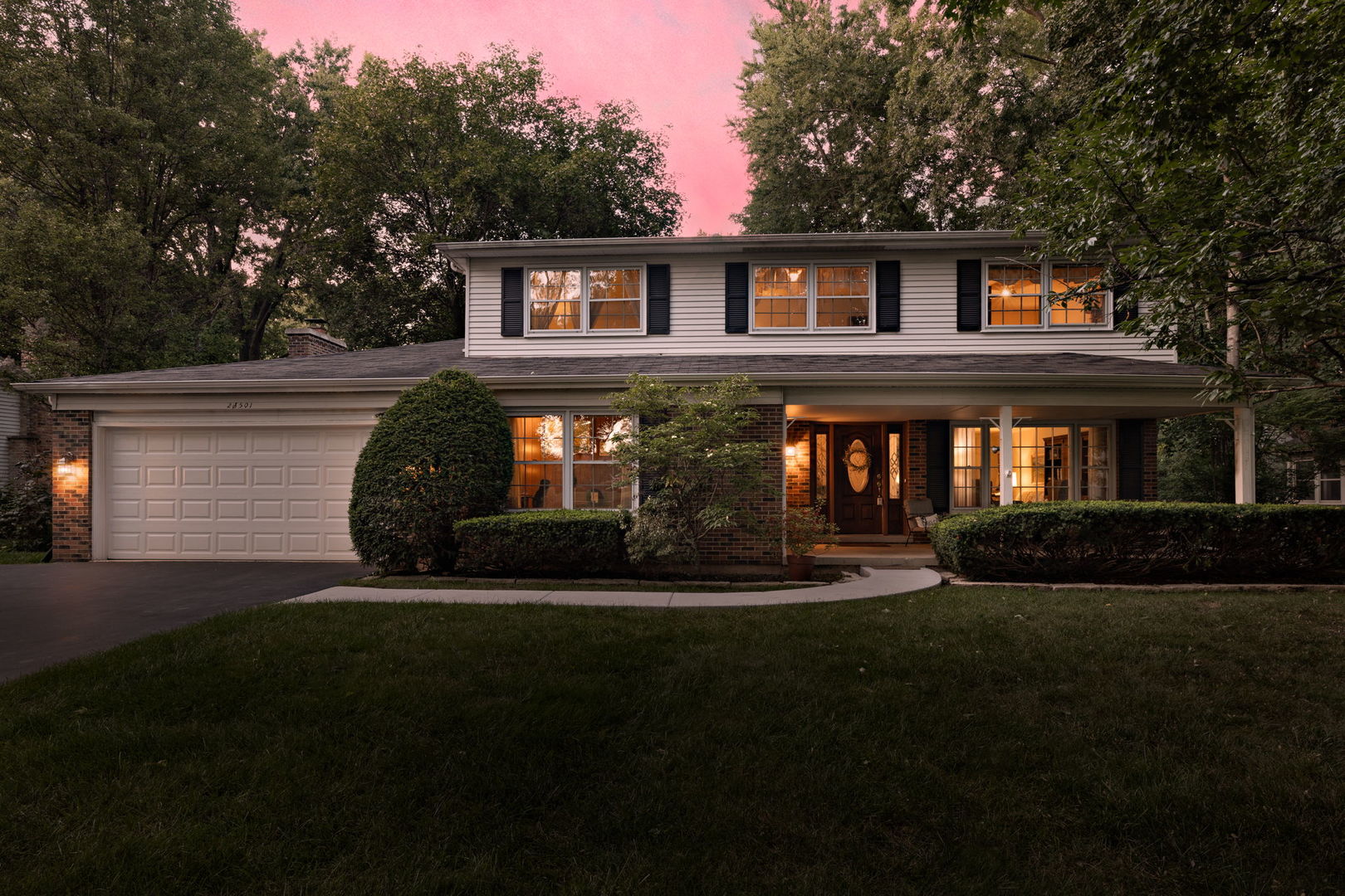 Wheaton, Illinois, 60189, United States, 5 Bedrooms Bedrooms, ,3 BathroomsBathrooms,Residential,For Sale,1941068