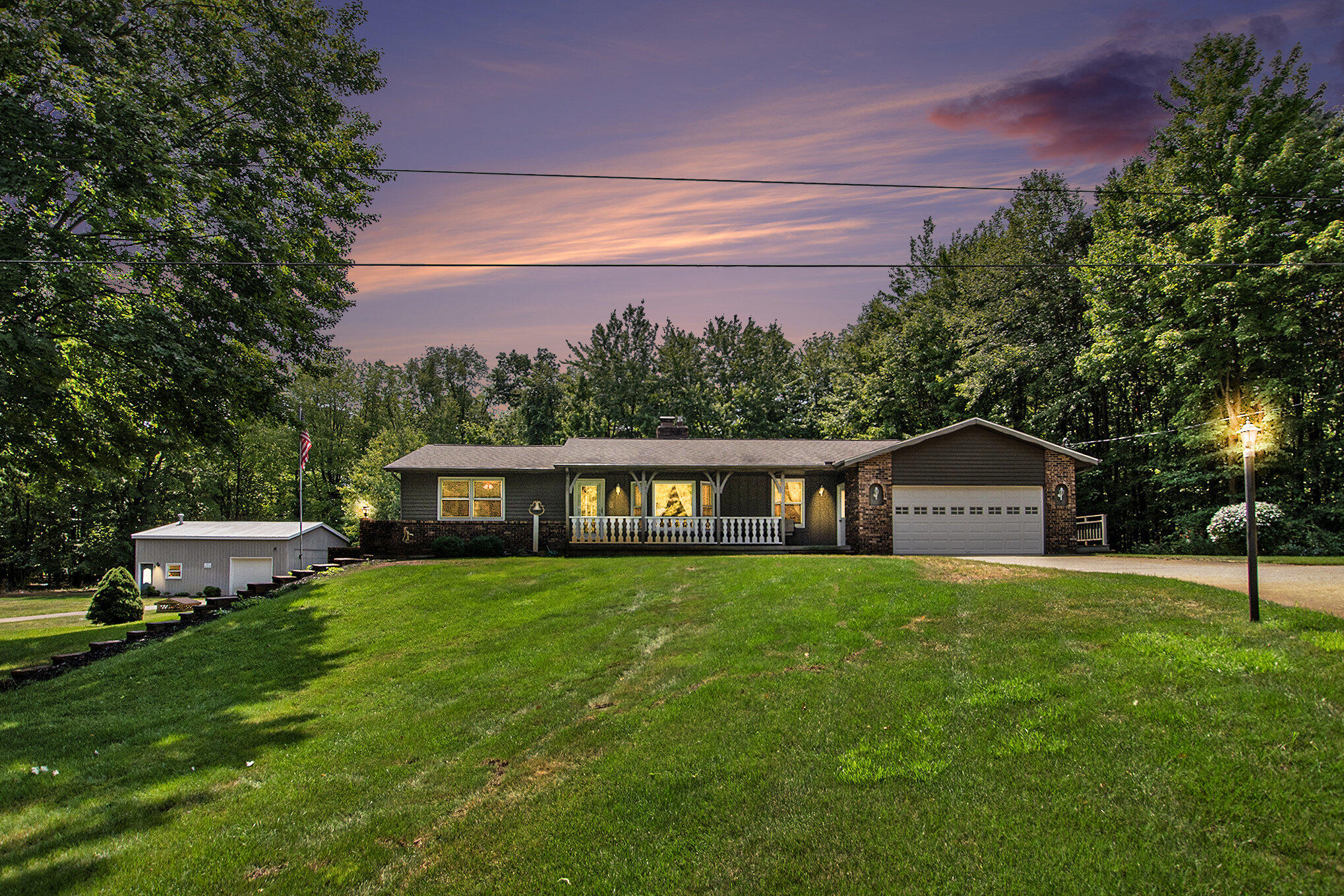 Holland, Michigan, 49424, United States, 3 Bedrooms Bedrooms, ,2 BathroomsBathrooms,Residential,For Sale,1918731