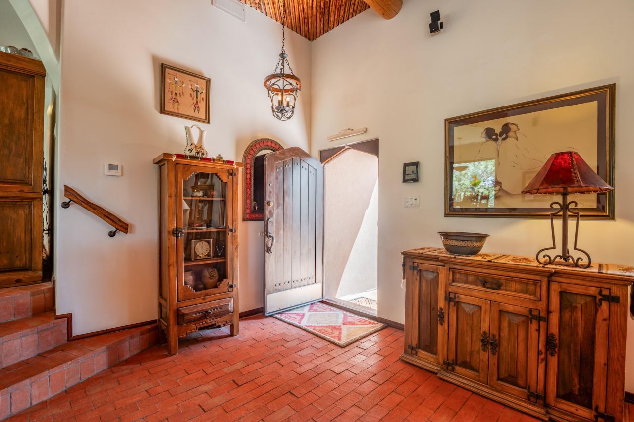 Tijeras, New Mexico, 87059, United States, 4 Bedrooms Bedrooms, ,2 BathroomsBathrooms,Residential,For Sale,1940446