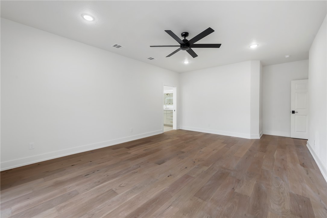 College Station, Texas, 77845, United States, 4 Bedrooms Bedrooms, ,5 BathroomsBathrooms,Residential,For Sale,1697908