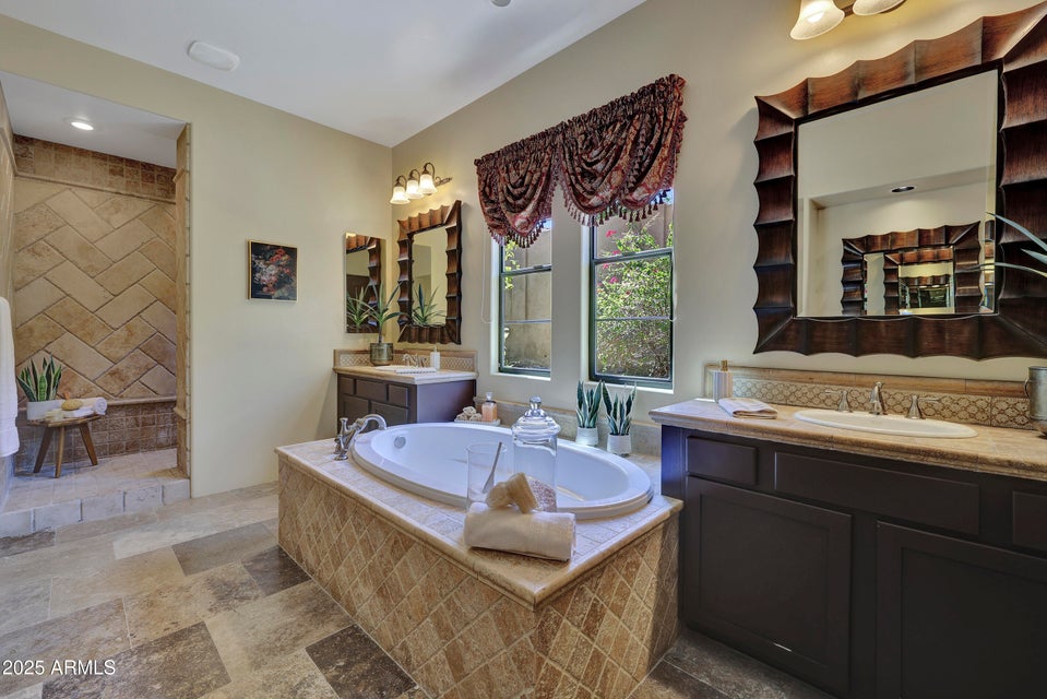 Peoria, Arizona, 85383, United States, 5 Bedrooms Bedrooms, ,5 BathroomsBathrooms,Residential,For Sale,1763078