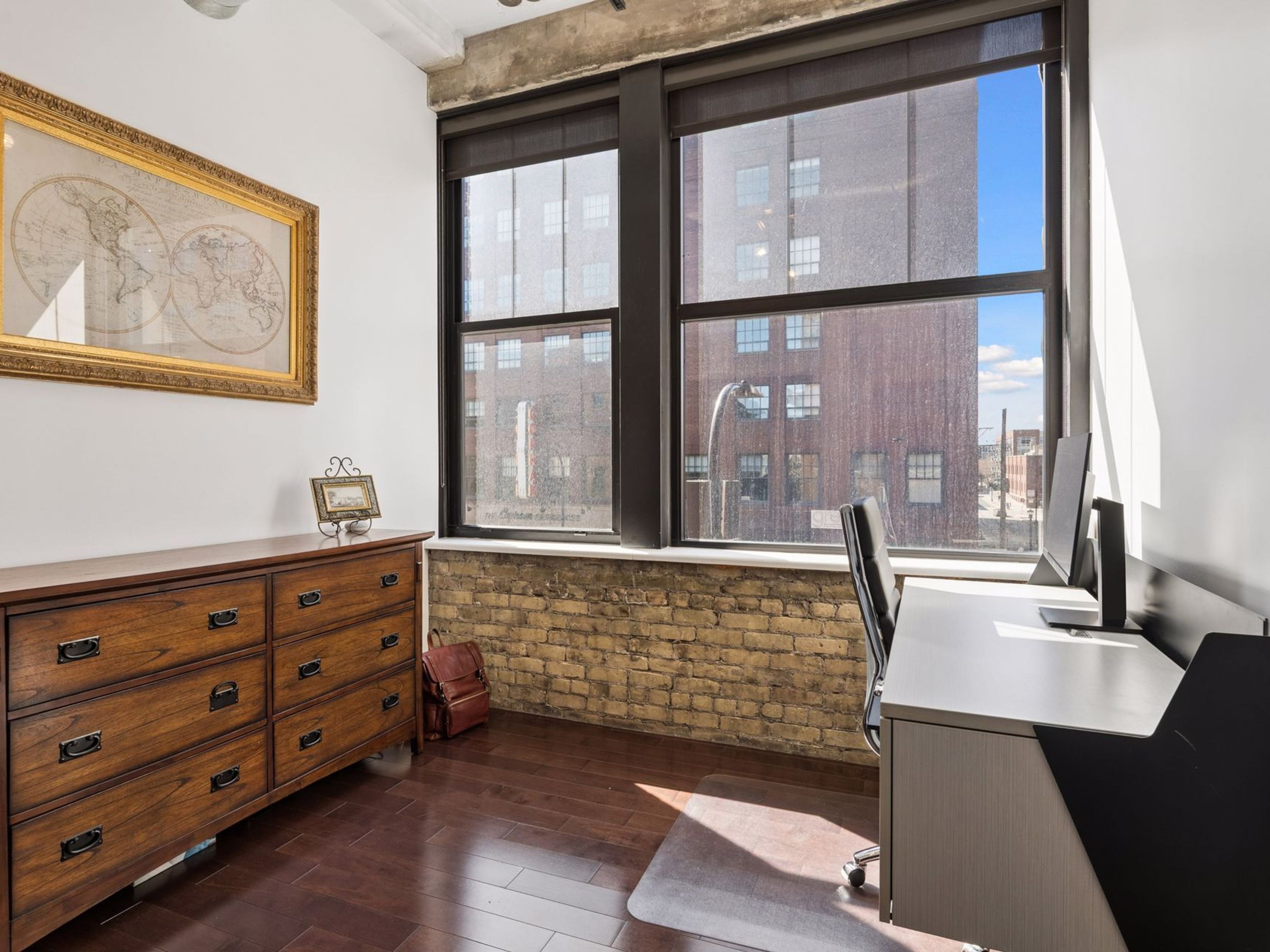  Iconic Corner Loft in Coveted North Loop - 物件實景