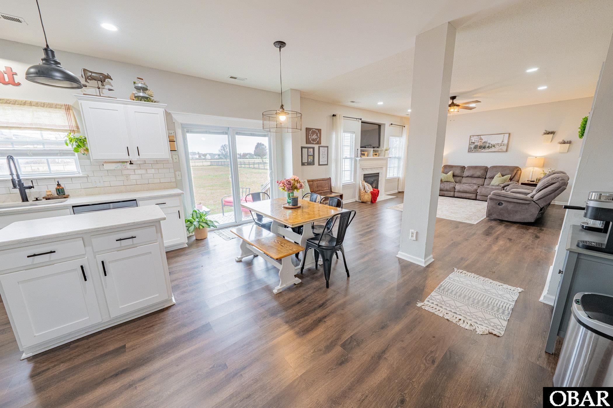 Moyock, North Carolina, 27958, United States, 6 Bedrooms Bedrooms, ,3 BathroomsBathrooms,Residential,For Sale,1997191