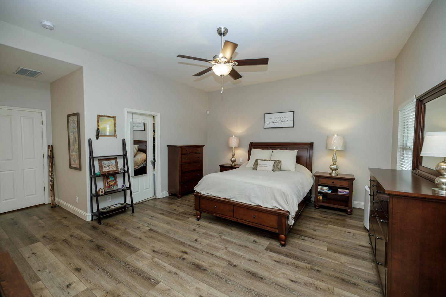 Turlock, California, 95382, United States, 4 Bedrooms Bedrooms, ,2 BathroomsBathrooms,Residential,For Sale,1987416