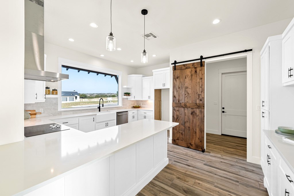 Kerrville, Texas, 78028, United States, 3 Bedrooms Bedrooms, ,3 BathroomsBathrooms,Residential,For Sale,2025103