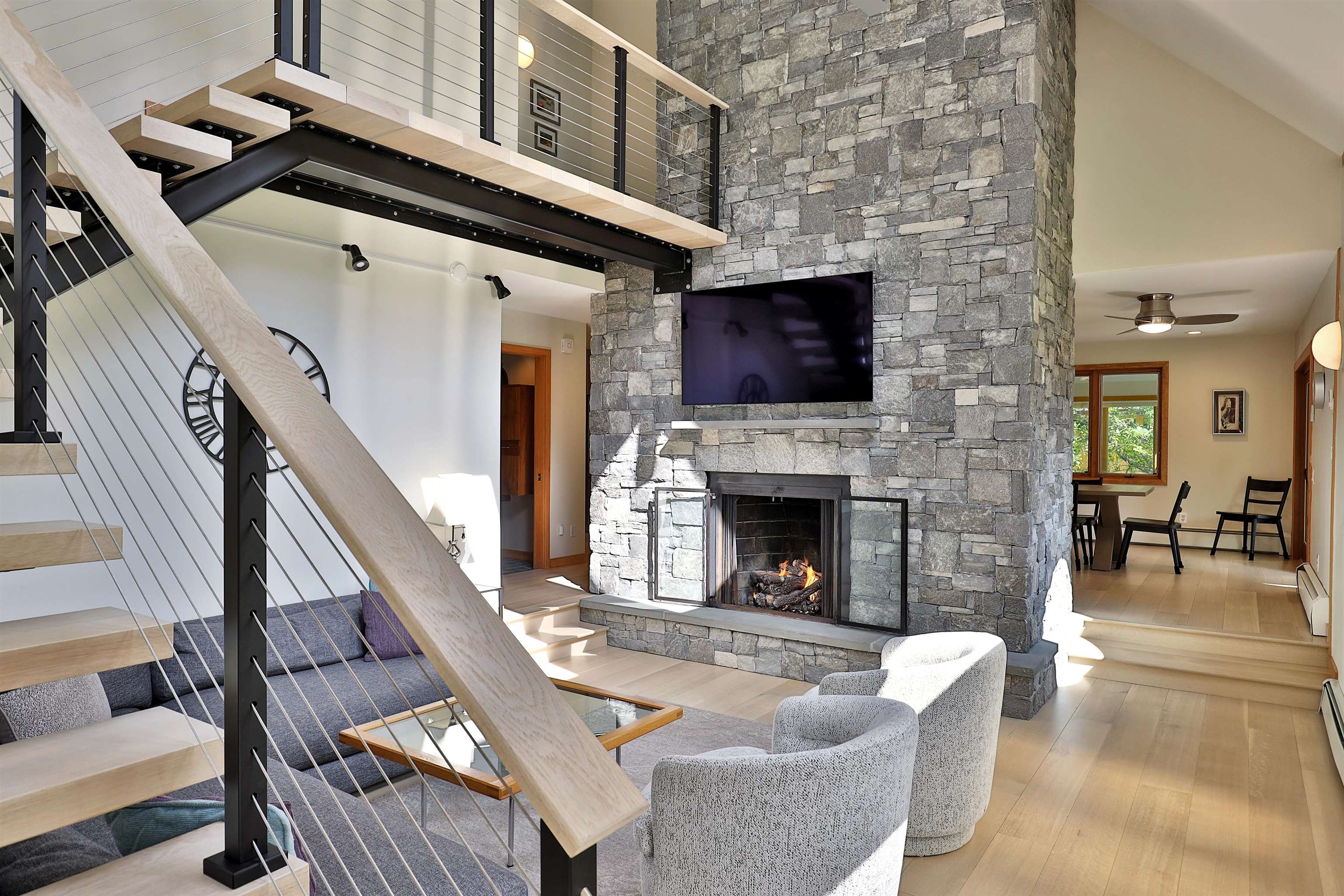  426 Roaring Brook Road - 物件實景